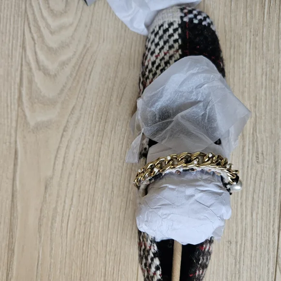 Charles & KEITH Woven Chain-Link Mary Jane Flats - Picture 6 of 6